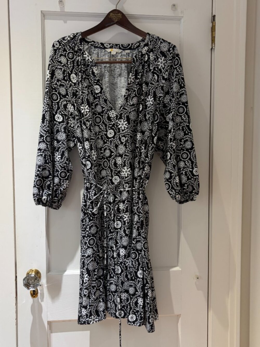 Boden Easy Yoke Mini Jersery In Black Pearl Blossom Floral Dress Size 16 - Picture 2 of 8